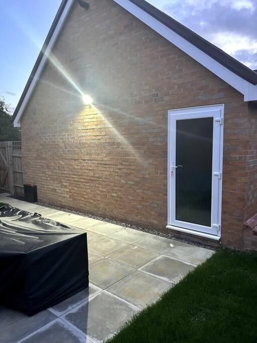 Luxurious 1 Bedroom Guest Suite Near Mk Centre Milton Keynes Exterior photo